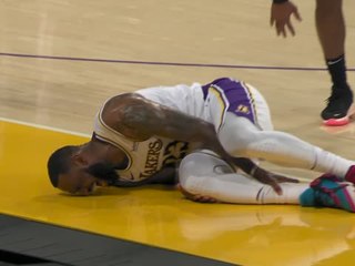 Video herunterladen: LeBron injury leaves Lakers reeling