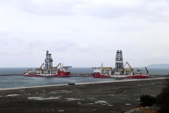 - Fatih ve Kanuni Sondaj Gemileri Filyos Limanı'nda buluştu