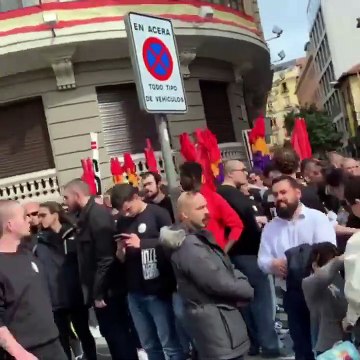 Venezolano regala casa en Caracas a comunistas españoles, para que disfruten del comunismo