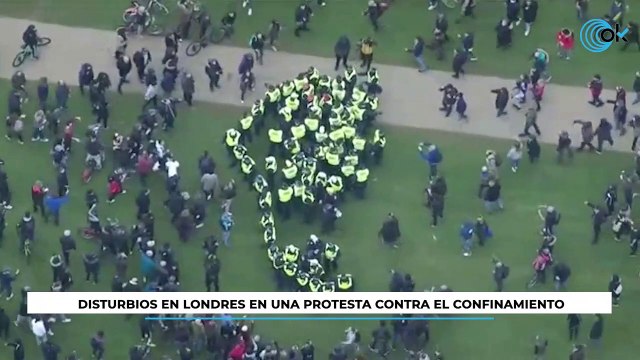 Disturbios en Londres en una protesta contra el confinamiento