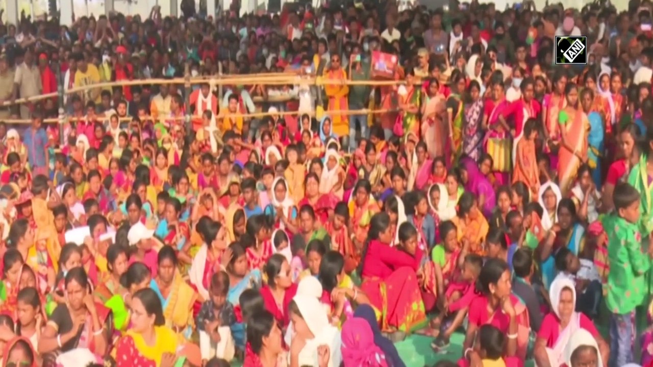 Didi kick me, but I won’t let you kick Bengal’s development: PM Modi