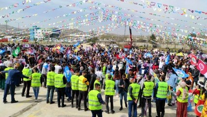 Nevruz kutlamalarında polis, terör örgütü propagandasına geçit vermedi