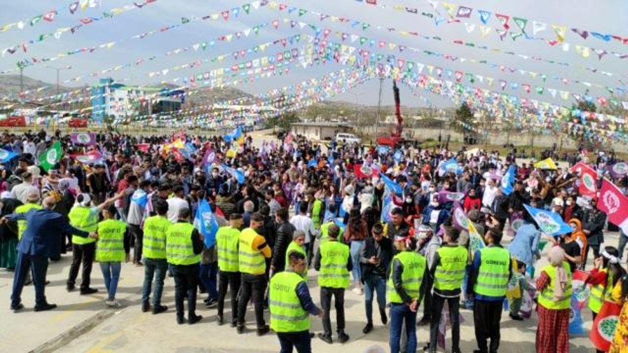 Nevruz kutlamalarında polis, terör örgütü propagandasına geçit vermedi