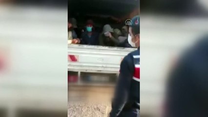 ADANA - Yolcu taşıma yetkisi olmayan araç sürücüsüne idari işlem yapıldı