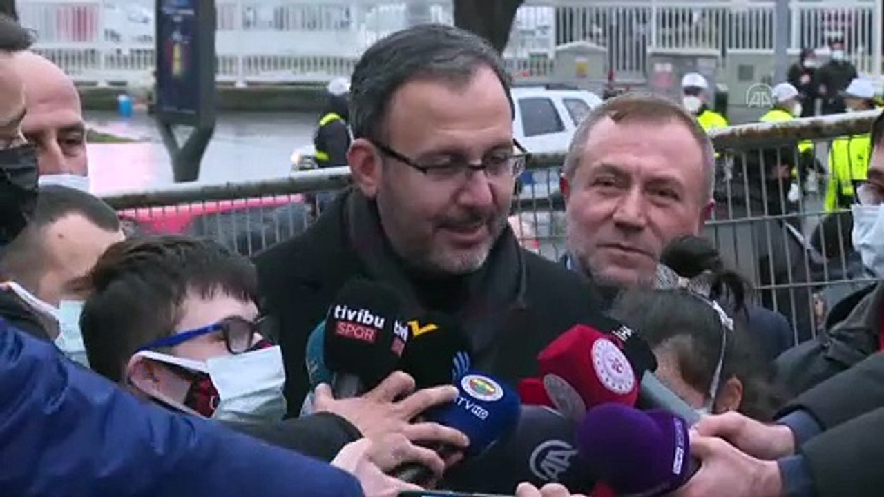 İSTANBUL - Bakan Kasapoğlu, Beşiktaş-Fenerbahçe derbisini down sendromlu sporcularla izledi