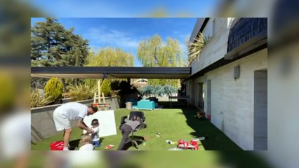 Sergio Ramos disfruta de sus hijos, sacando su lado más artístico