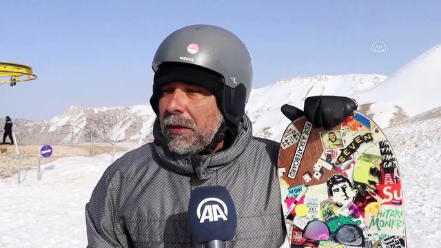 ISPARTA - Kış turizminin önemli merkezlerinden Davraz'da kayak heyecanı devam ediyor