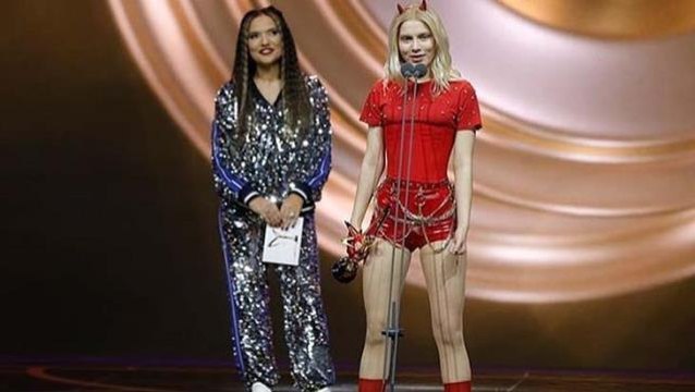 Aleyna Tilki, kendisini eleştiren Demet Akalın'ı takipten çıkardı