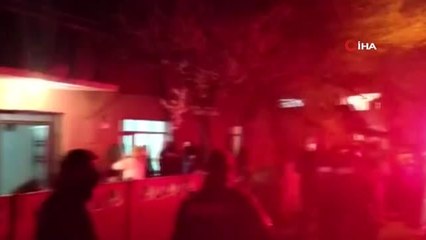 Kız kardeşini ve yeğenlerini döven şahsı mahalleli linç etti