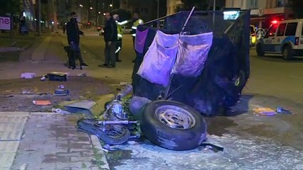 ANTALYA - Kullandıkları kamyonetle çarpıştıkları motosikletli kağıt toplayıcısını darbeden saldırganlar polisten kaçamadı
