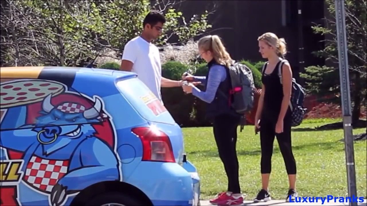 166.Getting Girl's Numbers Without Speaking (Social Experiment)