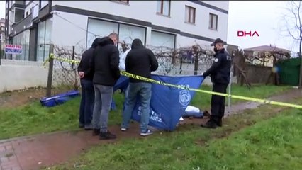 Annesinin sevgilisini sırtından bıçaklayarak öldürdü