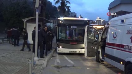 İzmir'de otobüste HES kodu tartışmasında kan aktı