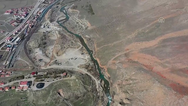 SİVAS - Divriği'deki Çaltı Çayı, yürüyüş yolu ve asma köprüleriyle turist çekecek