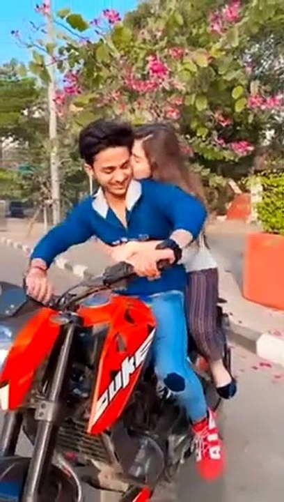 Romantic Whatsapp status song || Hindi songs  || Romantic Hindi comedy || Hindi Shari