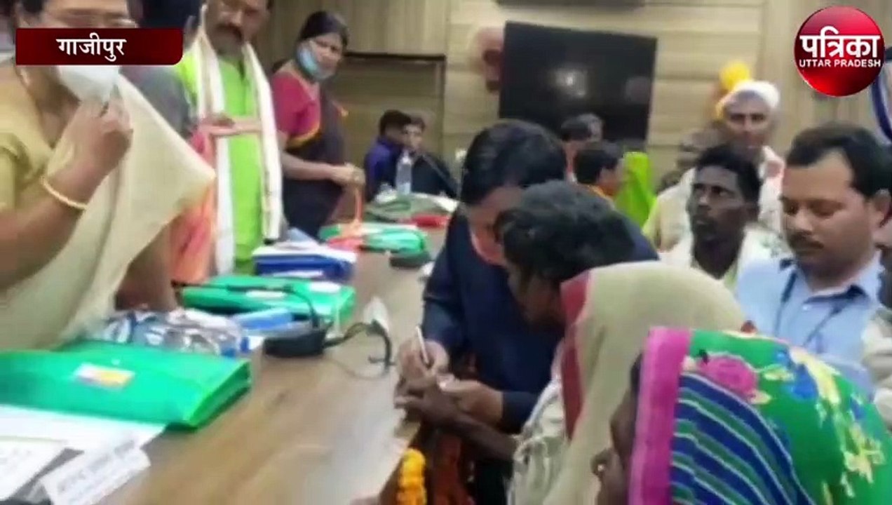योगी सरकार के 4 साल पुरे होने के बाद प्रभारी मं...