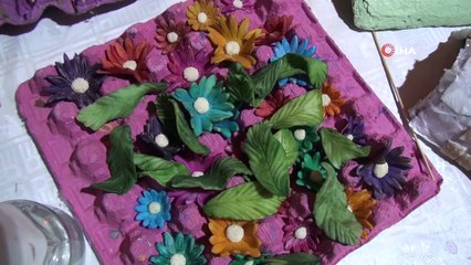 Atık Malzemeleri Sanat Eserlerine Dönüştürüyorlar