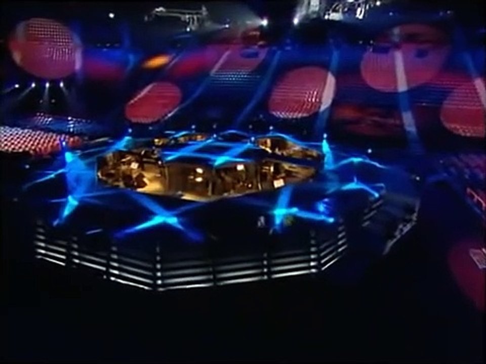 Michel Sardou chante "La maladie d'amour" en live à Bercy