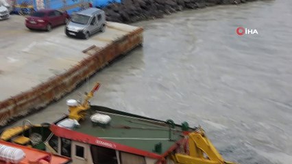 Çanakkale Boğazı’ndaki müsilaj balıkçıların kabusu oldu