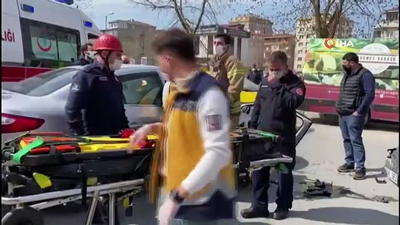 Ehliyetsiz Sürücü Manevra Yapan Başka Bir Araca Çarptı: 1 Yaralı