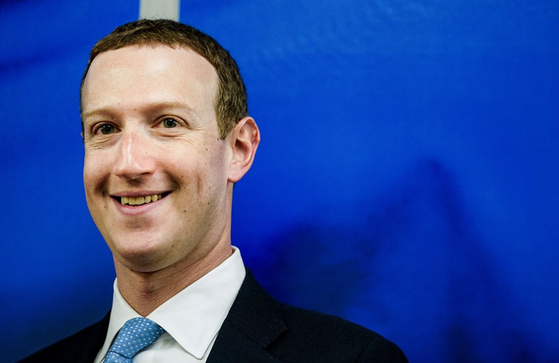 Mark Zuckerberg criticises Apple over privacy u...