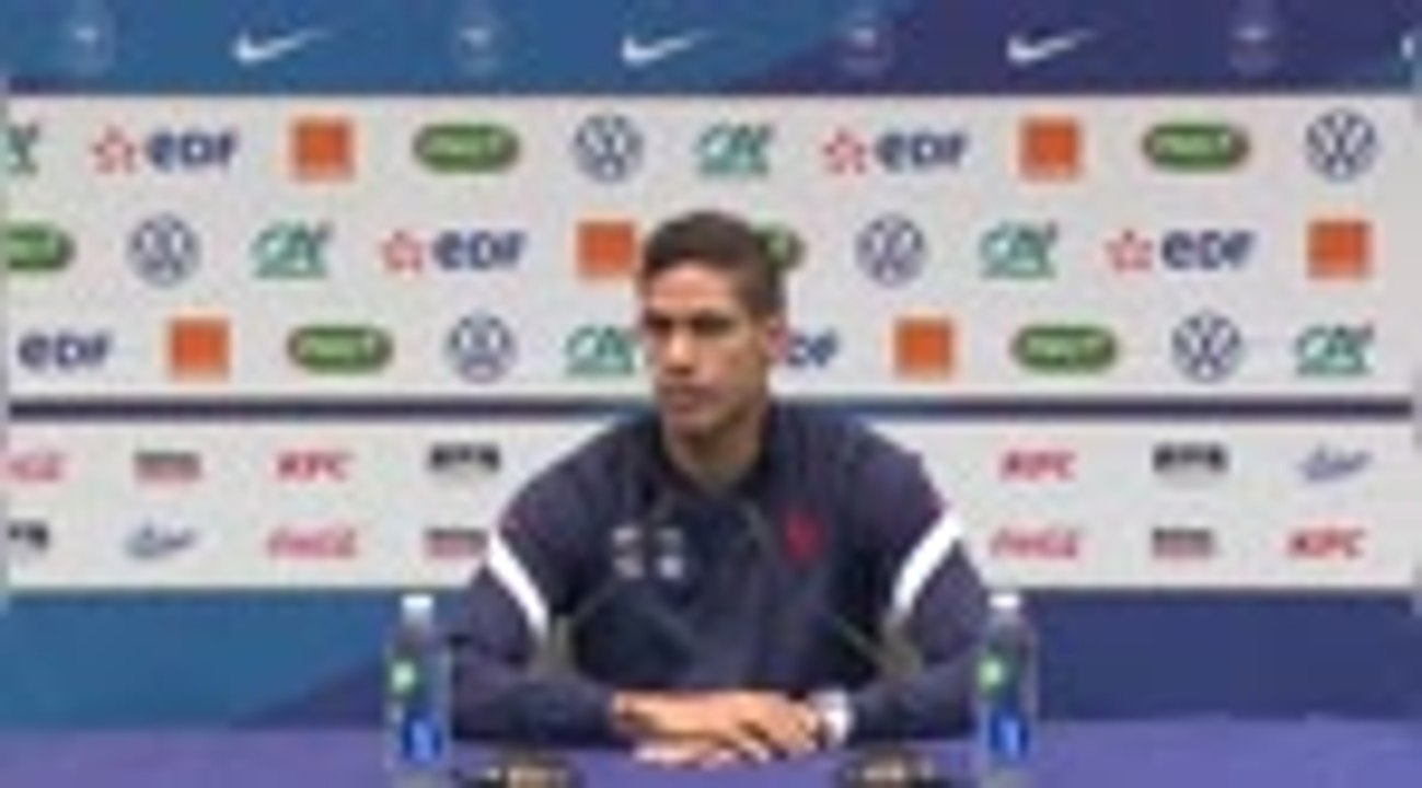Bleus - Varane : "Une chance d'évoluer avec Zidane et Deschamps"