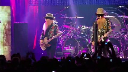 Got Me Under Pressure - ZZ Top (live)