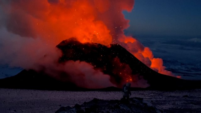 Russie : Klioutchevskoï, le plus haut volcan d’Eurasie en éruption
