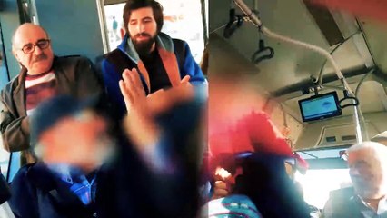 Otobüste Kur'an okuyan gence ilginç tepkiler