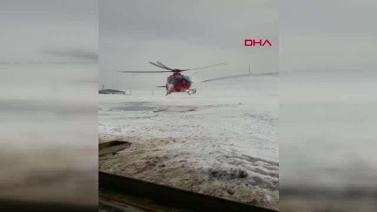 AĞRI Ağrı'da kardan yolu kapanan köydeki hamile kadın ambulans uçakla hastaneye yetiştirildi