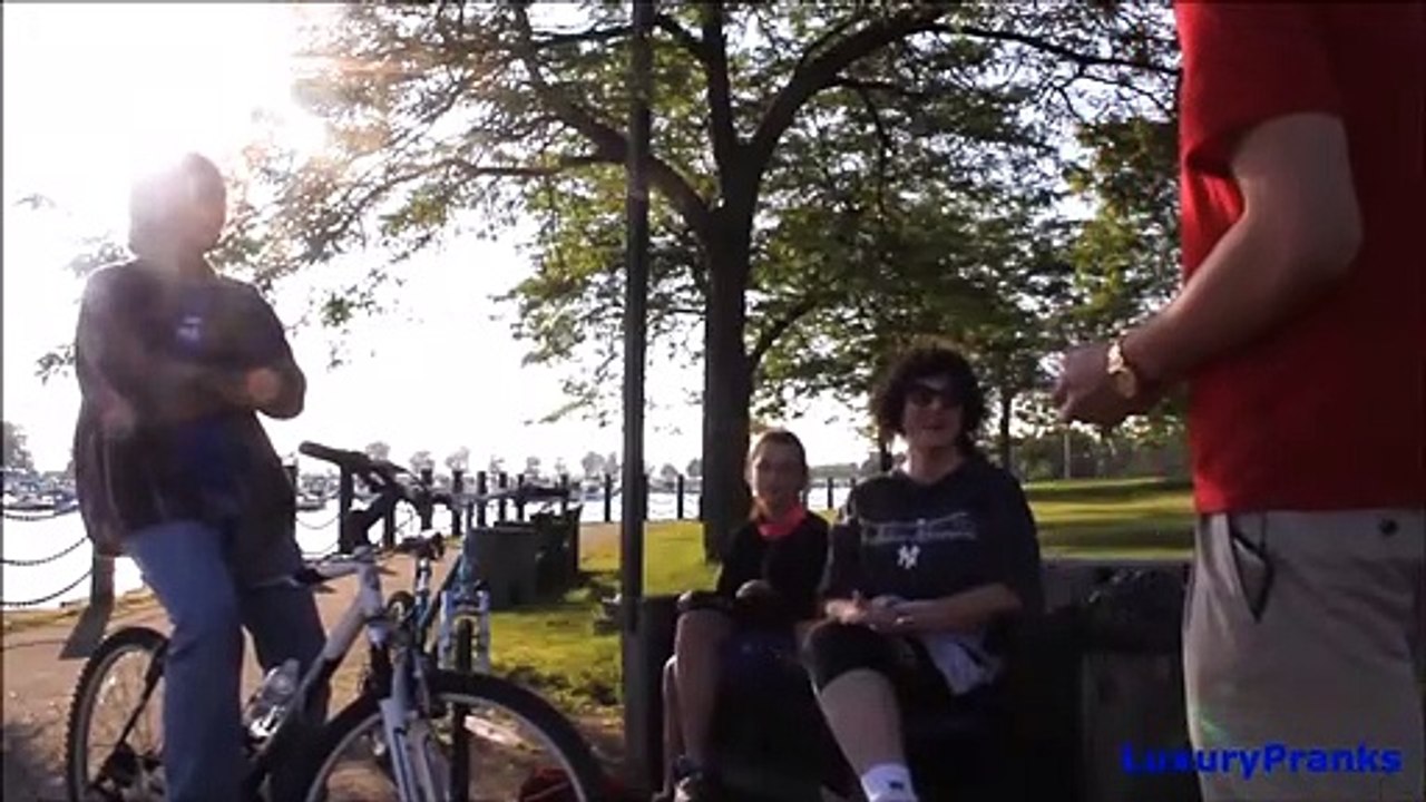 188.Magician Prank On Hot Girls