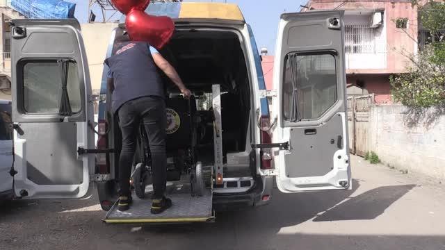Son dakika haber... Yüreğir Belediyesinden engelli gence akülü tekerlekli sandalye