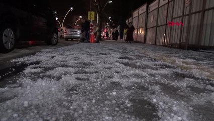 Tokat'ta dolu yağışında araçları zarar görenler, tamircilere akın etti