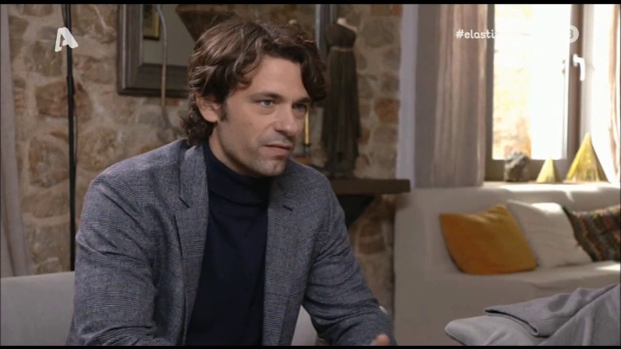 Apostolis Totsikas - Ela sti thesi mou (season 5 episode 132 scenes)