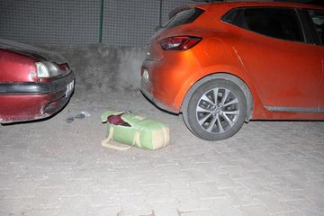 Mardin'de, sokağa bırakılan bebek kundağı polisi alarma geçirdi