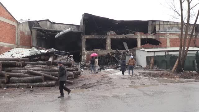 Mobilyacılar çarşısında çıkan yangın kontrol altına alındı