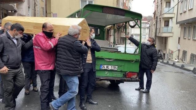 Evinde ölü bulunan gencin odasında 10 tane çakmak gazı tüpü bulundu