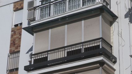 Fallecen dos hermanos septuagenarios en el incendio de un piso en Sevilla