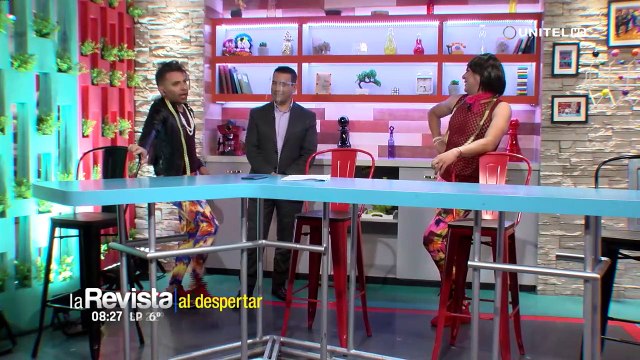 Humor: Diseñadoras eligen a Julio Gonzalo como modelo para su colección de moda rebelde latina