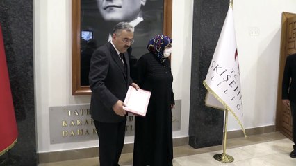 ESKİŞEHİR - Hayırsever iş insanlarınca Gara şehidi Mevlüt Kahveci'nin ailesi için ev alındı