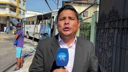 Terrible accidente de tránsito entre dos buses urbanos