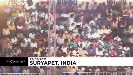 India: collassa stadio. Decine di feriti