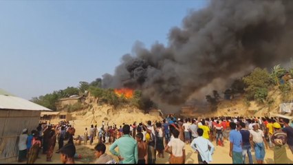 Bangladesh probes deadly fire at Rohingya camp, 400 missing