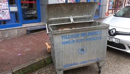 Çöpte Ziynet ve Para Dolu Çanta Buldu, Polise Teslim Etti