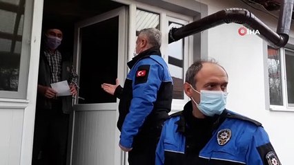 Polis kapı kapı gezerek ‘misafir kabul etmeyin’ uyarısı yaptı