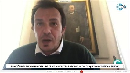 Plantón del pleno municipal de Cádiz a Kichi tras decir el alcalde que sólo "sueltan fango"
