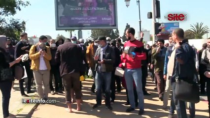 حاملو الشهادات يخرجون في مسيرة _الحفاة والطنطنة بالأواني_ ويتهمون أمزازي بالتنصل من التزامه