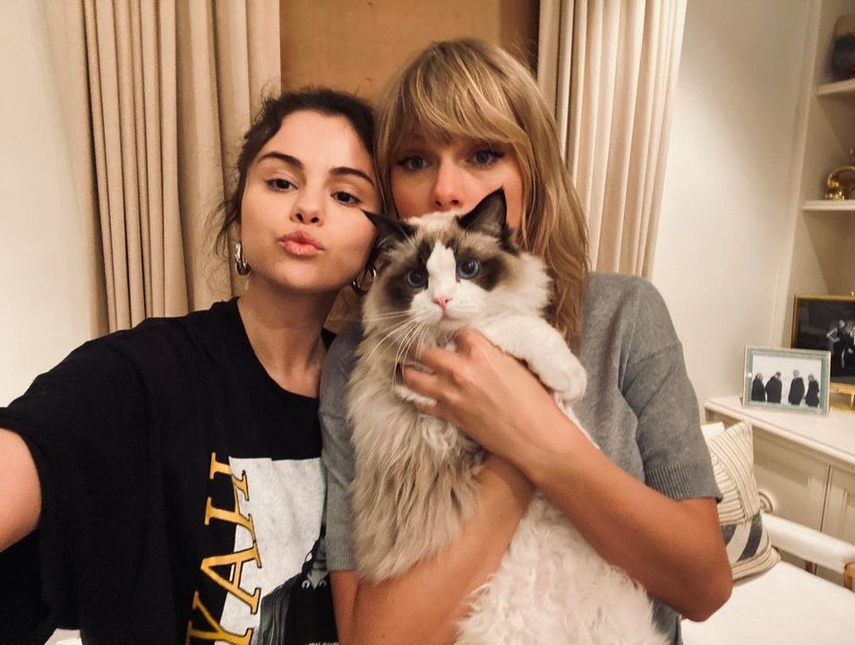 Selena Gomez Posted Rare Photos With Taylor Swift and People Have Theories