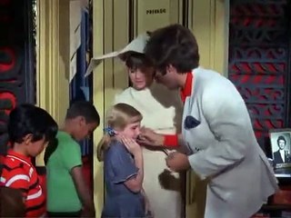 The Flying Nun   2x25   Cousins by the Dozen .    Sally Feilds
