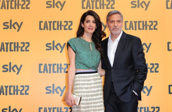 George Clooney diz que ensina filhos a fazerem 'pegadinhas' com a mãe